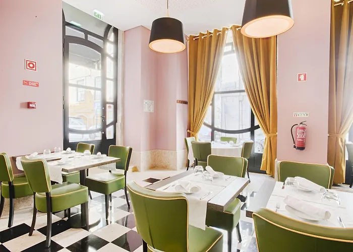 Lis Baixa Готель 3*