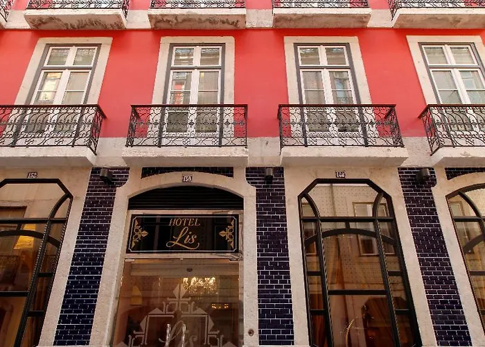 Lis Baixa Готель 3*