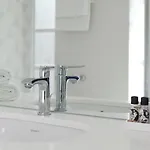 Lis Baixa Готель